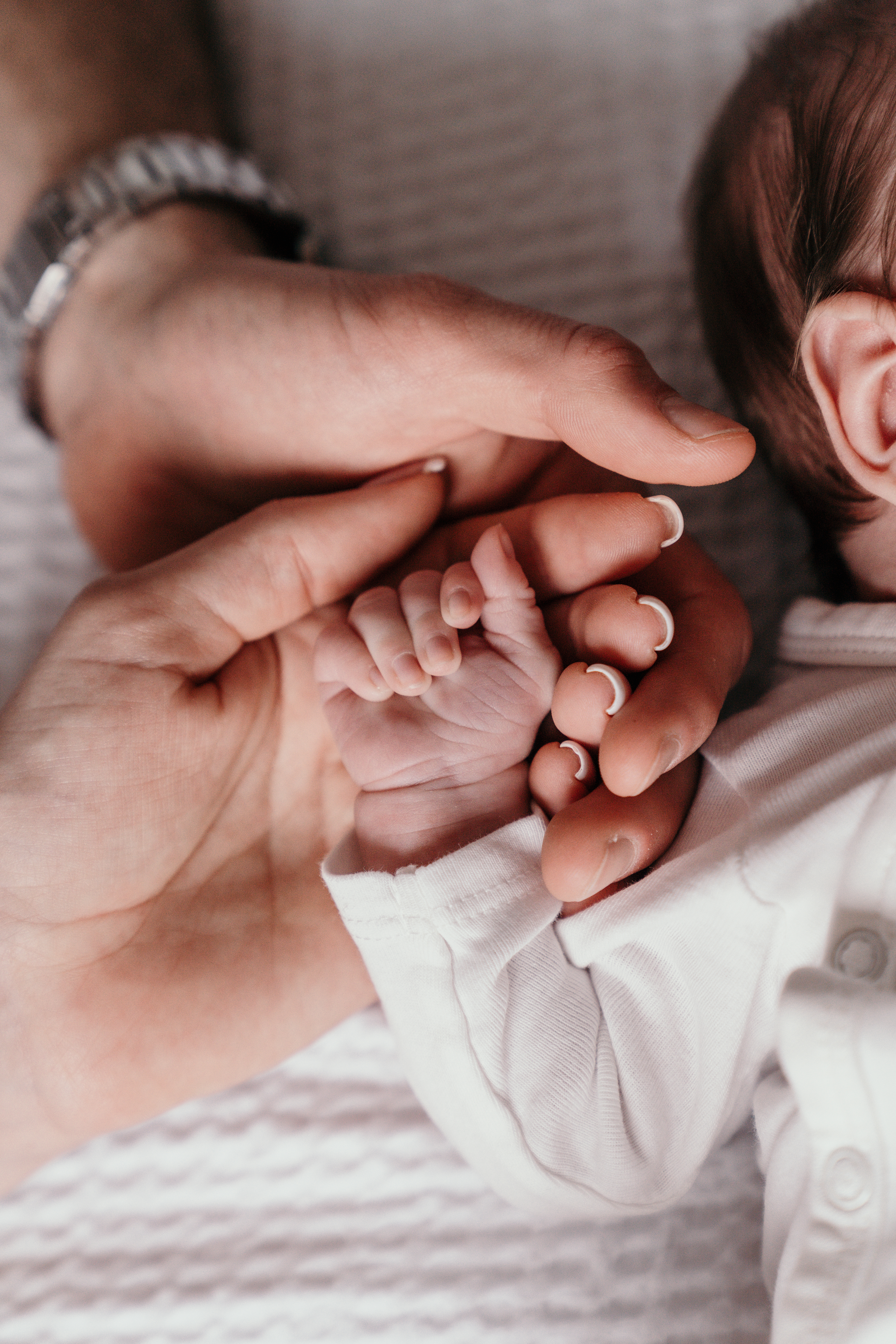 Christel Photography Newbornshoot Den Haag kleine details babyhandje